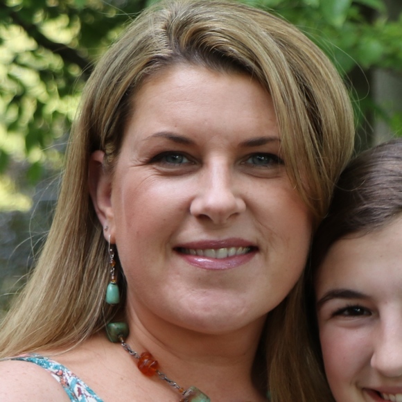 Meet your Posher, Jessica - Picture 2 of 2